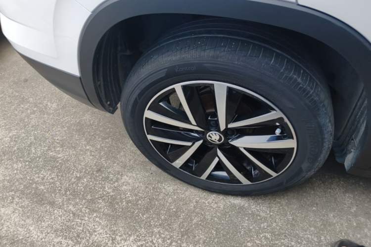 Used Skoda Kamiq 2020 1.5L Automatic Comfort Edition Right Rear Wheel Hub