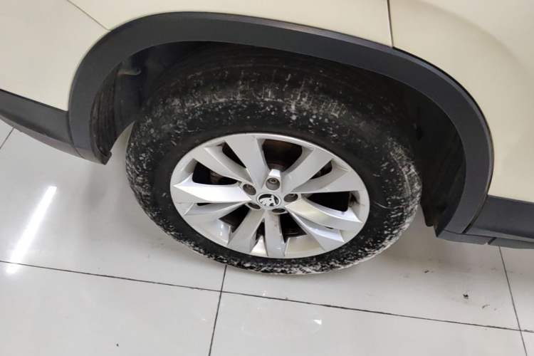 Used Skoda Kamiq 2020 1.5L Automatic Standard Edition Right Rear Wheel Hub