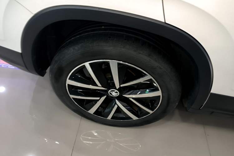Used Skoda Kamiq 2020 1.5L Automatic Comfort Edition Right Rear Wheel Hub