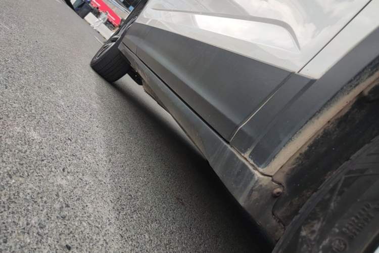 Used Skoda Kamiq 2020 1.5L Automatic Comfort Edition Right Side Sill
