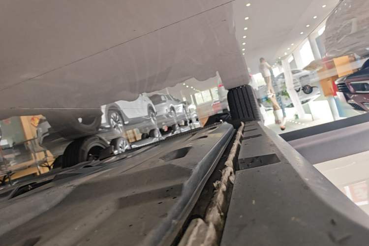 Used Skoda Kamiq 2020 1.5L Automatic Comfort Edition Right Side Sill