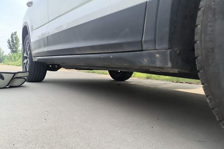 Used Skoda Kamiq 2020 1.5L Automatic Standard Edition Right Side Sill