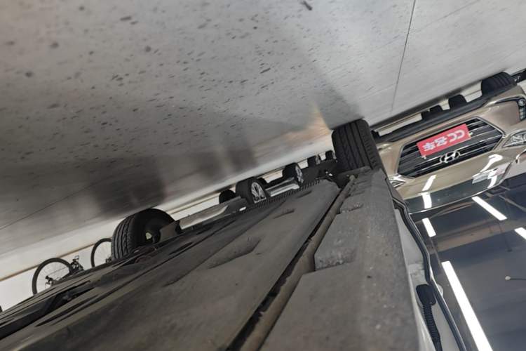 Used Skoda Kamiq 2020 1.5L Automatic Comfort Edition Right Side Sill