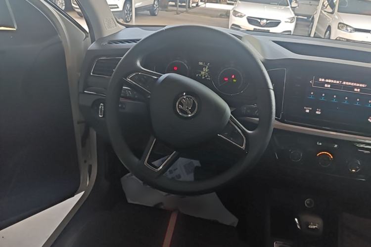 Used Skoda Kamiq 2020 Facelifted GT TSI 230 DSG Flagship Edition China VI Standard Steering Wheel
