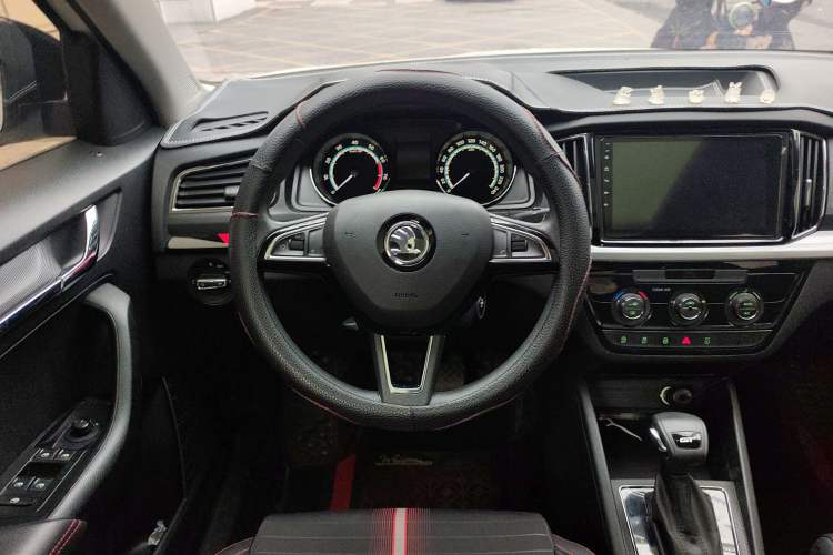 Used Skoda Kamiq 2020 Facelifted GT TSI 230 DSG Comfort Edition China VI Standard Steering Wheel