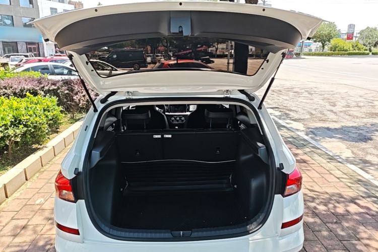 Used Skoda Kamiq 2020 1.5L Automatic Comfort Edition Trunk