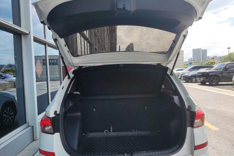 Used Skoda Kamiq 2020 1.5L Automatic Comfort Edition Trunk