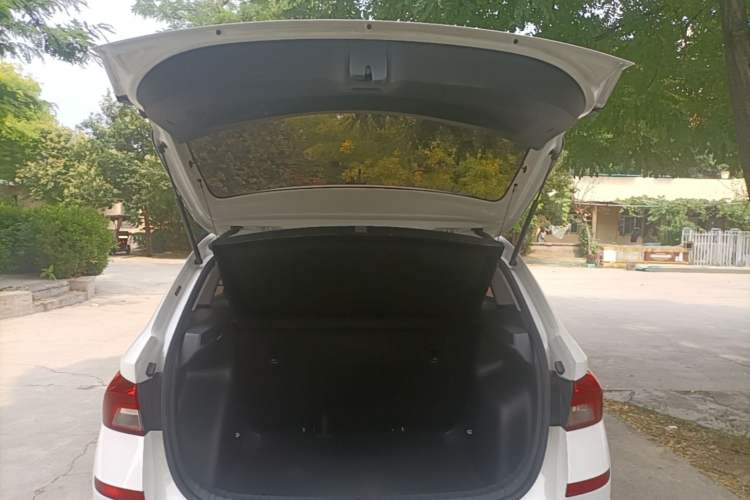 Used Skoda Kamiq 2020 1.5L Manual Standard Edition Trunk