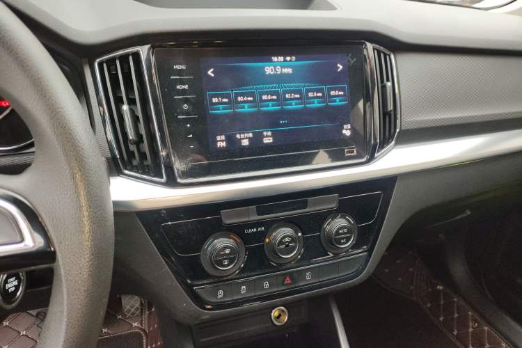 Used Skoda Kamiq 2020 1.5L Automatic Comfort Edition Audio And AC Panel