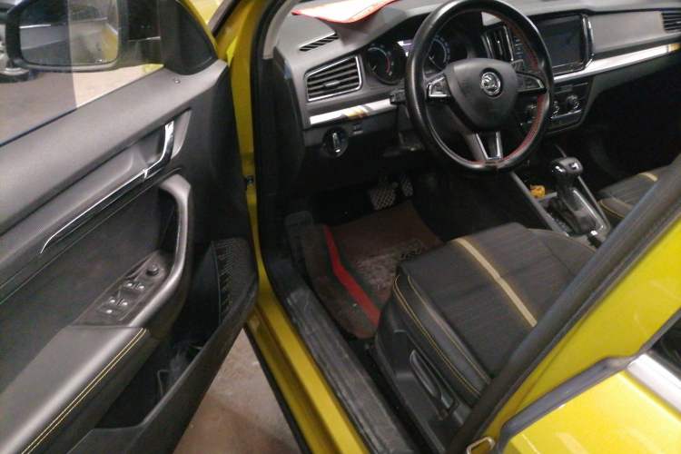Used Skoda Kamiq 2020 Facelifted GT TSI 230 DSG Flagship Edition China VI Standard Driver Seat