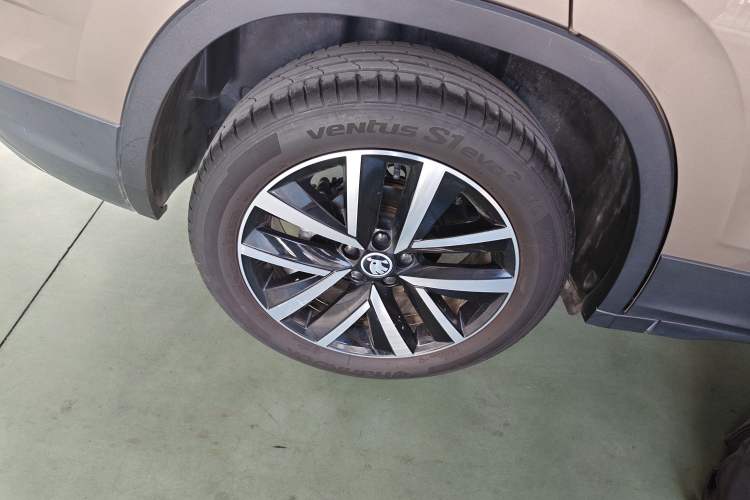 Used Skoda Kamiq 2020 1.5L Automatic Comfort Edition Exterior 8