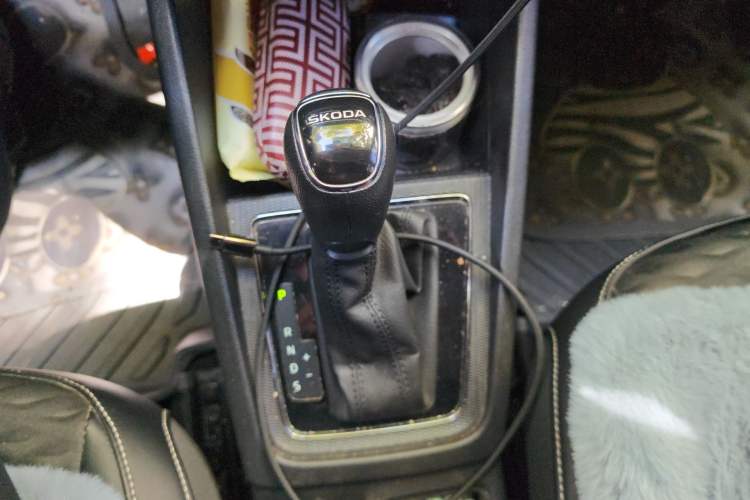 Used Skoda Kamiq 2020 1.5L Automatic Comfort Edition Gear Lever