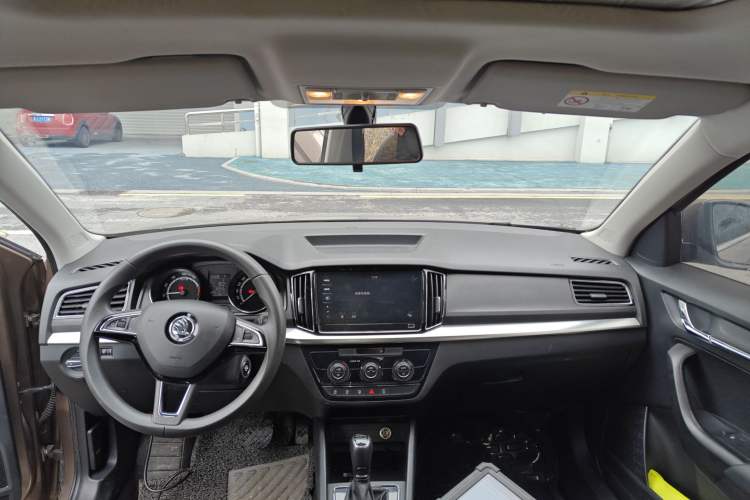Used Skoda Kamiq 2020 1.5L Automatic Comfort Edition Headliner