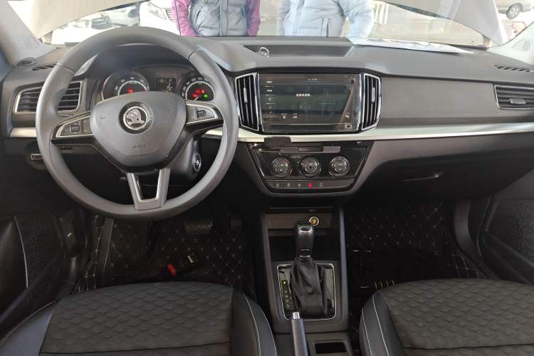 Used Skoda Kamiq 2020 1.5L Automatic Comfort Edition Interior 2