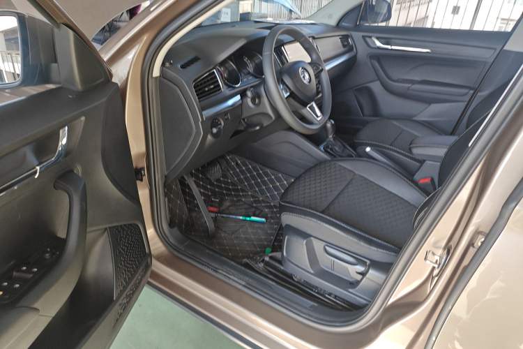 Used Skoda Kamiq 2020 1.5L Automatic Comfort Edition Interior 3