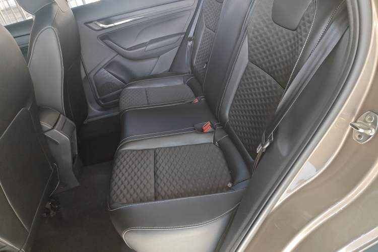 Used Skoda Kamiq 2020 1.5L Automatic Comfort Edition Interior 4