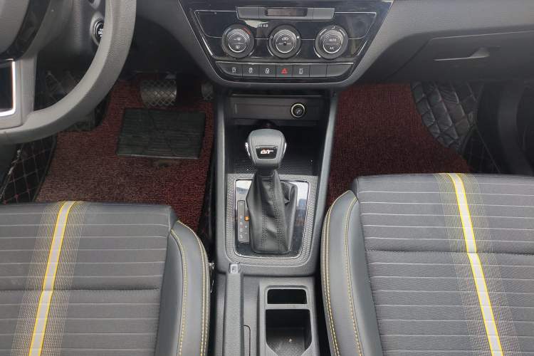 Used Skoda Kamiq 2020 Facelifted GT 1.5L Automatic Flagship Version China VI Standard Interior 4