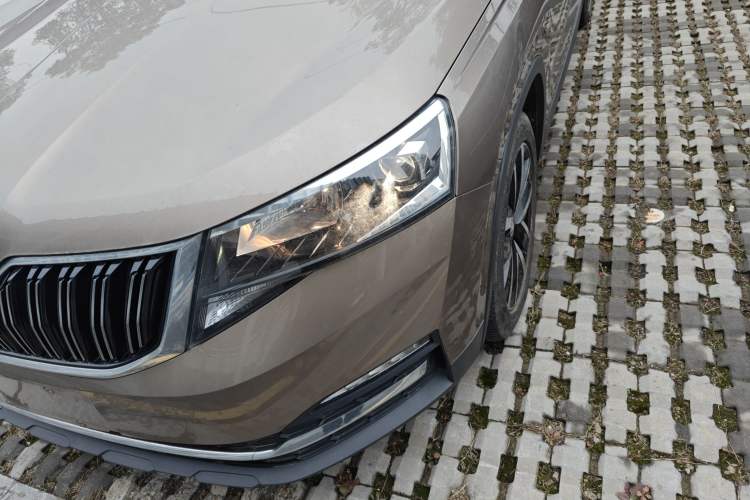 Used Skoda Kamiq 2020 1.5L Automatic Comfort Edition Left Front Headlight