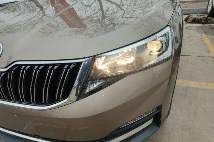 Used Skoda Kamiq 2020 1.5L Automatic Comfort Edition Left Front Headlight