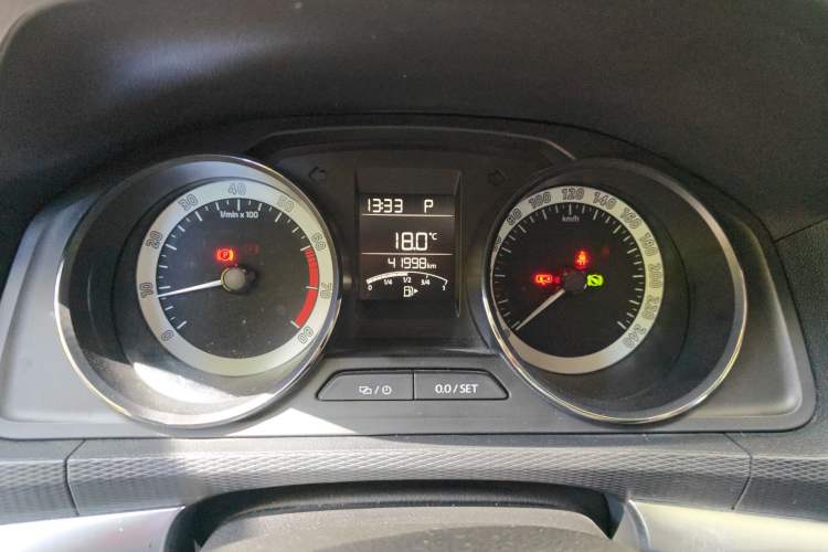 Used Skoda Kamiq 2020 1.5L Automatic Comfort Edition Odometer Close Up