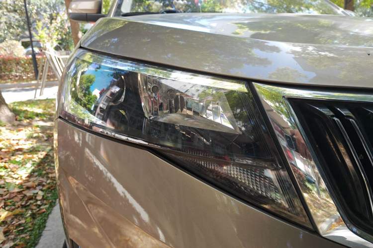 Used Skoda Kamiq 2020 1.5L Automatic Comfort Edition Right Front Headlight