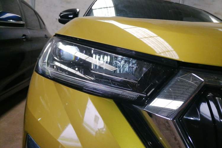 Used Skoda Kamiq 2020 Facelifted GT TSI 230 DSG Flagship Edition China VI Standard Right Front Headlight
