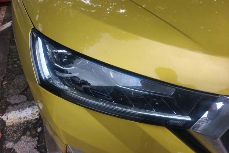 Used Skoda Kamiq 2020 Facelifted GT TSI 230 DSG Flagship Edition China VI Standard Right Front Headlight