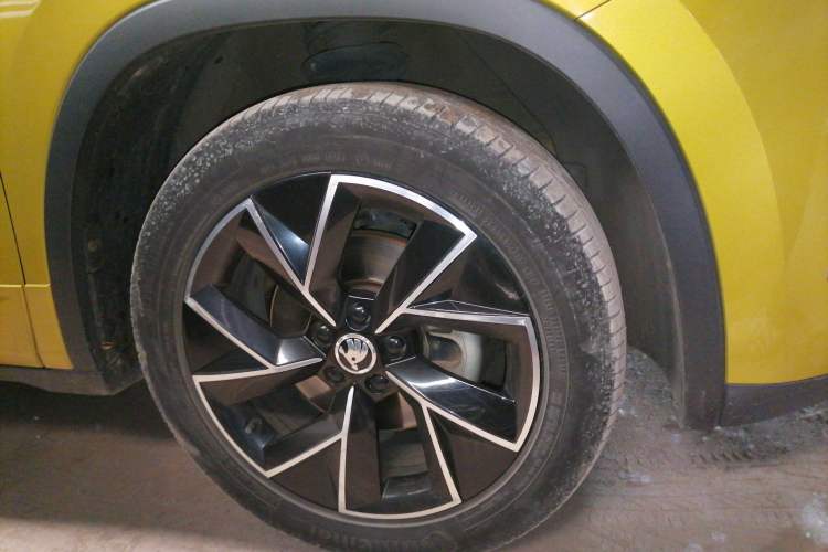 Used Skoda Kamiq 2020 Facelifted GT TSI 230 DSG Flagship Edition China VI Standard Right Front Wheel Hub