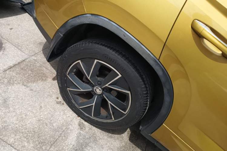 Used Skoda Kamiq 2020 GT TSI 230 DSG Flagship Edition China VI standard Right Rear Wheel Hub