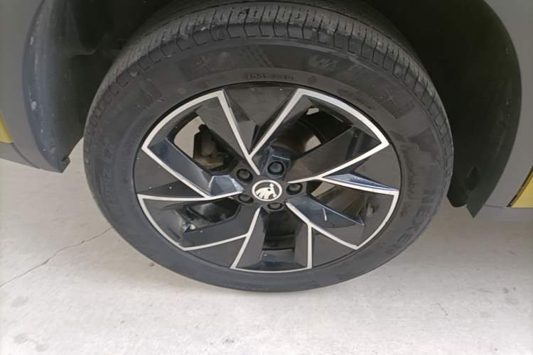 Used Skoda Kamiq 2020 Facelifted GT 1.5L Automatic Flagship Version China VI Standard Right Rear Wheel Hub