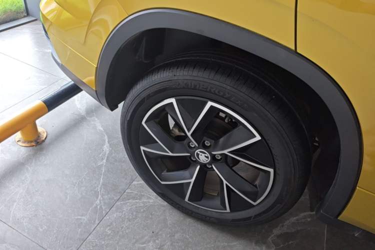 Used Skoda Kamiq 2020 Facelifted GT 1.5L Automatic Flagship Version China VI Standard Right Rear Wheel Hub