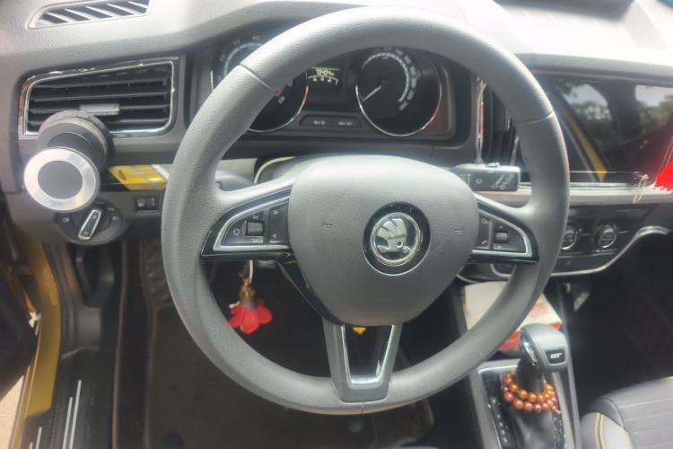 Used Skoda Kamiq 2020 Facelifted GT TSI 230 DSG Flagship Edition China VI Standard Steering Wheel
