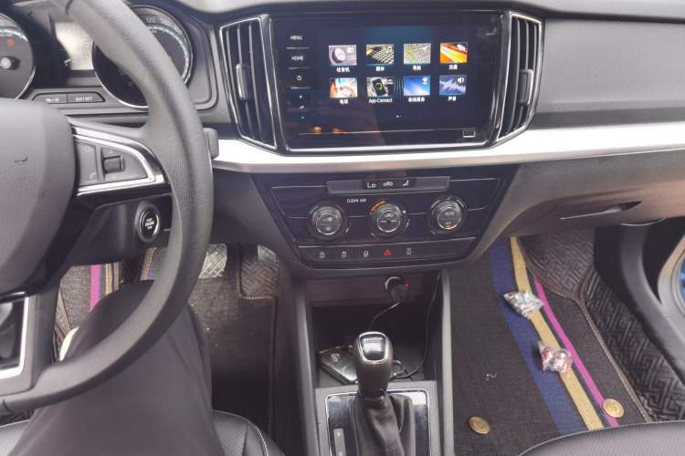 Used Skoda Kamiq 2021 1.5L Automatic Comfort Edition Audio And AC Panel