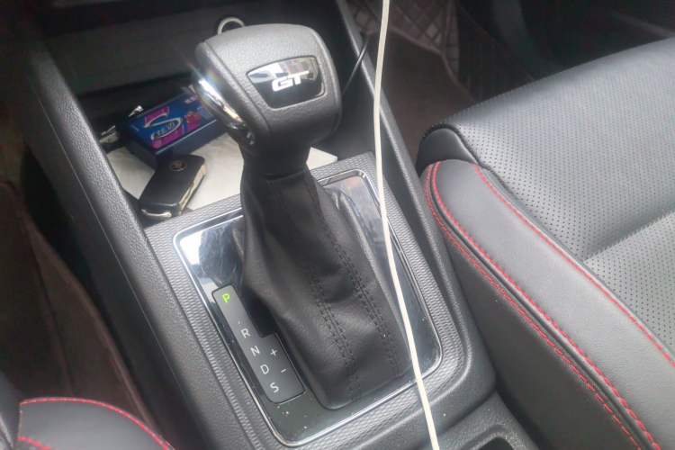 Used Skoda Kamiq 2021 GT 1.5L Automatic Flagship Edition Gear Lever