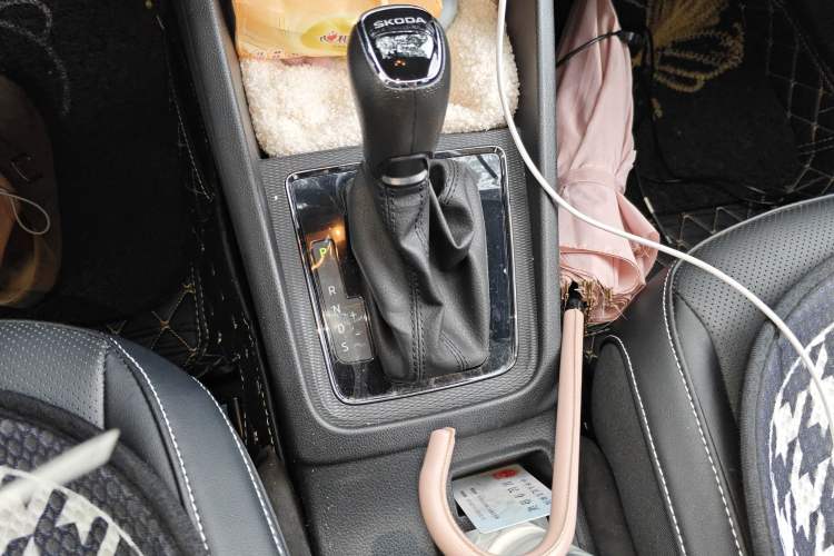 Used Skoda Kamiq 2021 1.5L Automatic Comfort Edition Gear Lever