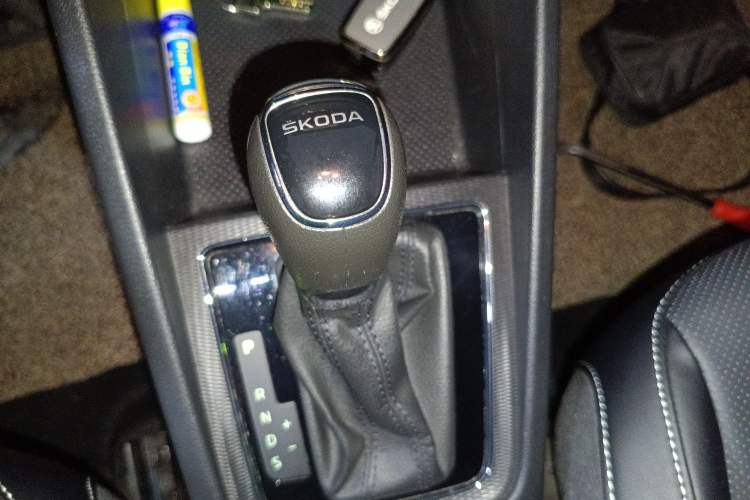 Used Skoda Kamiq 2021 1.5L Automatic Comfort Edition Gear Lever