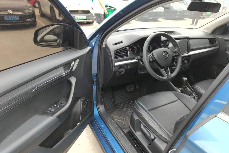 Used Skoda Kamiq 2021 1.5L Automatic Comfort Edition Interior 3
