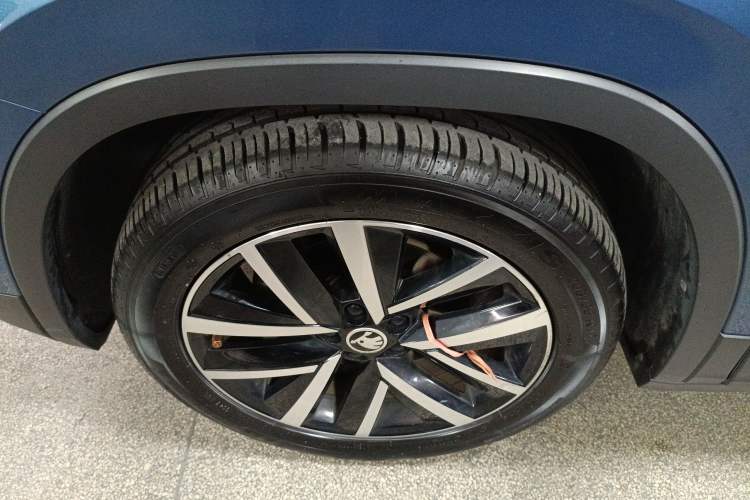 Used Skoda Kamiq 2021 1.5L Automatic Comfort Edition Left Front Wheel Hub