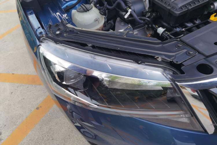 Used Skoda Kamiq 2021 1.5L Automatic Comfort Edition Right Front Headlight