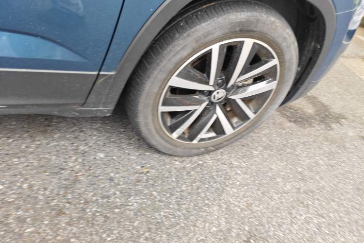 Used Skoda Kamiq 2021 1.5L Automatic Comfort Edition Right Front Wheel Hub