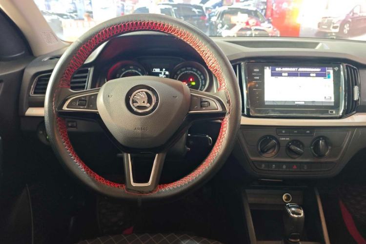 Used Skoda Kamiq 2021 1.5L Automatic Standard Edition Audio And AC Panel
