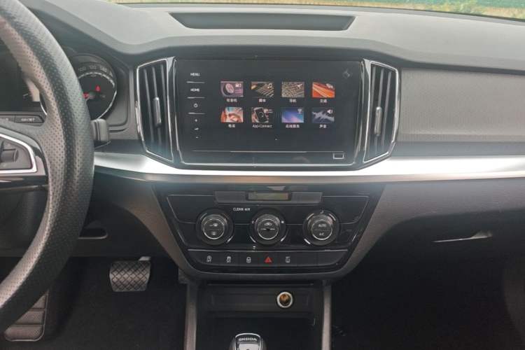 Used Skoda Kamiq 2021 1.5L Automatic Comfort Edition Audio And AC Panel