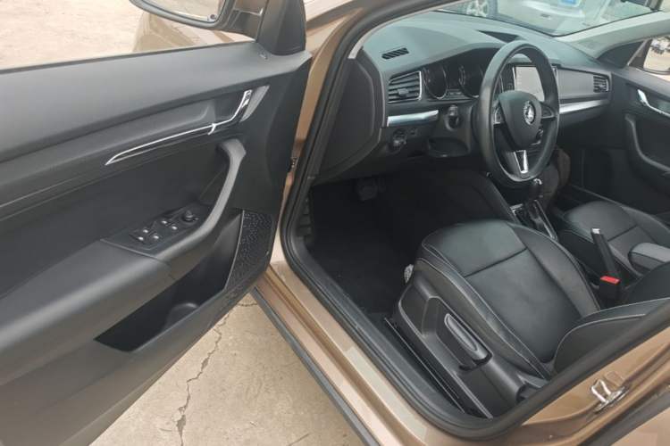 Used Skoda Kamiq 2021 1.5L Automatic Comfort Edition Driver Seat