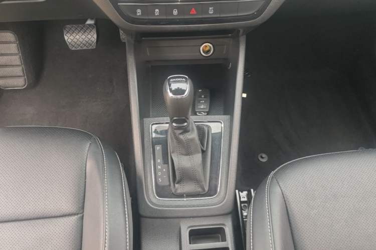 Used Skoda Kamiq 2021 1.5L Automatic Comfort Edition Gear Lever
