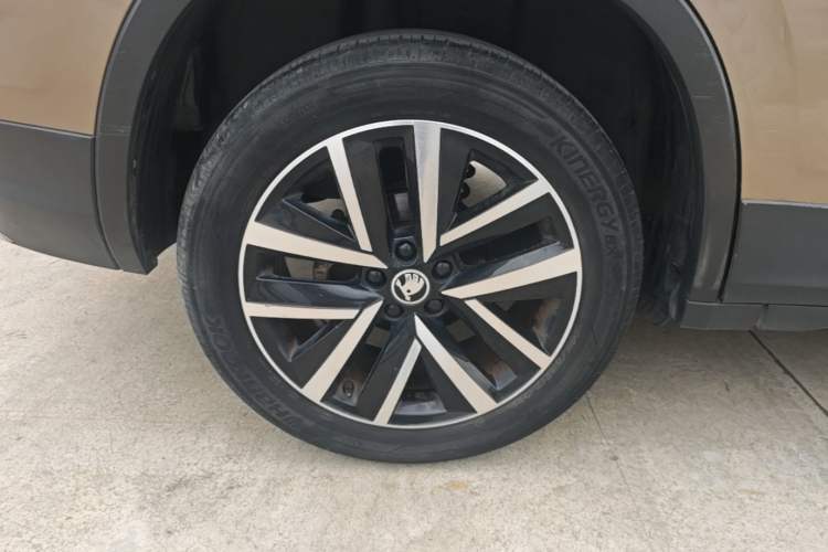 Used Skoda Kamiq 2021 1.5L Automatic Comfort Edition Right Rear Wheel Hub