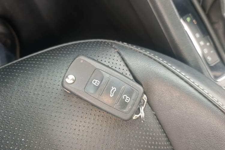 Used Skoda Kamiq 2021 1.5L Automatic Comfort Edition Vehicle Key