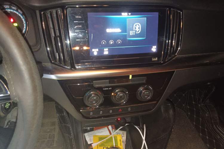 Used Skoda Kamiq 2021 1.5L Automatic Comfort Edition Audio And AC Panel
