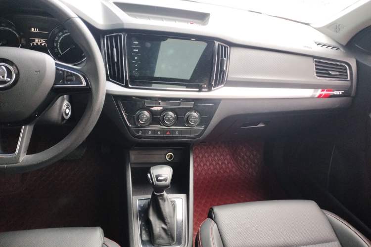 Used Skoda Kamiq 2021 GT 1.5L Automatic Flagship Edition Audio And AC Panel