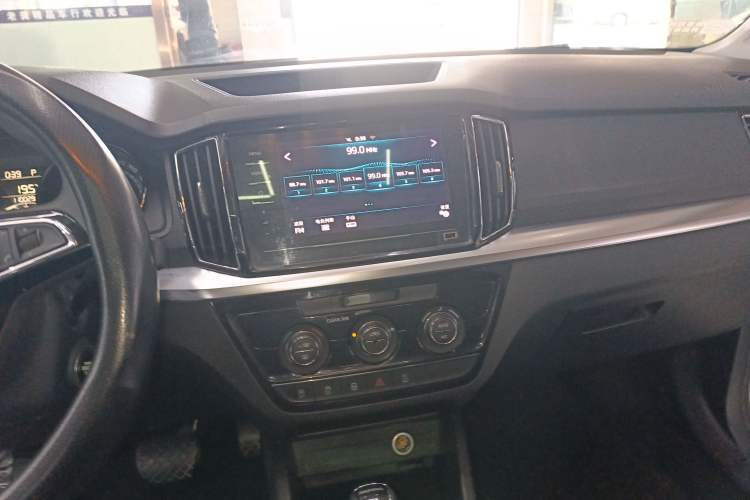 Used Skoda Kamiq 2021 1.5L Automatic Comfort Edition Audio And AC Panel