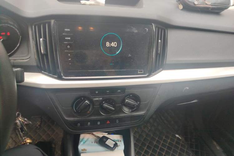 Used Skoda Kamiq 2021 1.5L Manual Standard Edition Audio And AC Panel